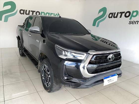 TOYOTA HILUX 2.8 D-4D TURBO DIESEL CD SRX 4X4 AUTOMÁTICO